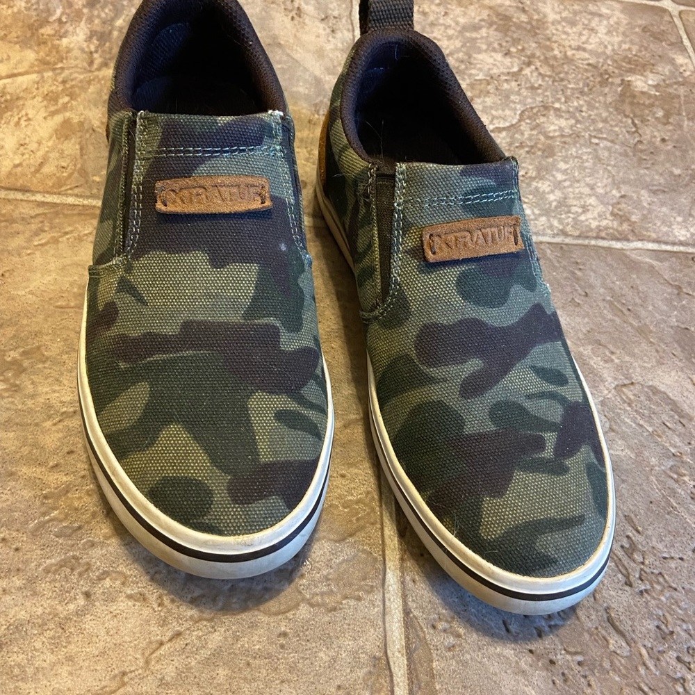 Size 6.5 womens camo xtra tuff sock shoes